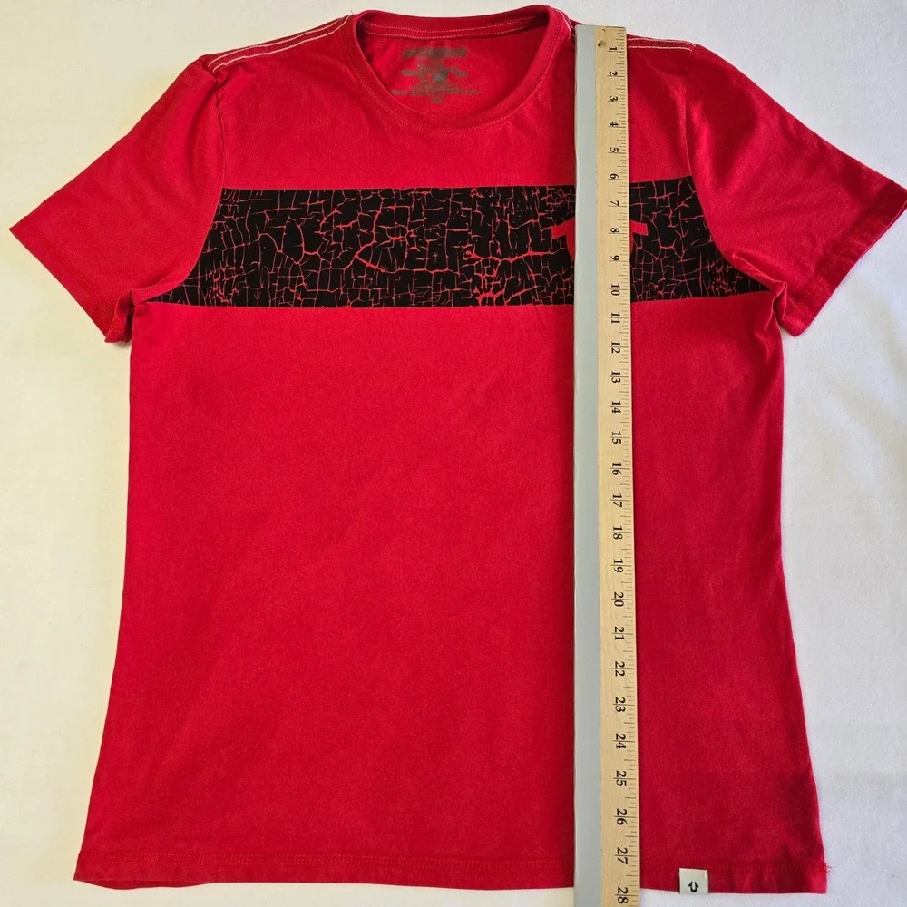 True Religion Mens Red Crackle Print Horseshoe Logo Graphic‎ T-Shirt XXL Y2K 90s